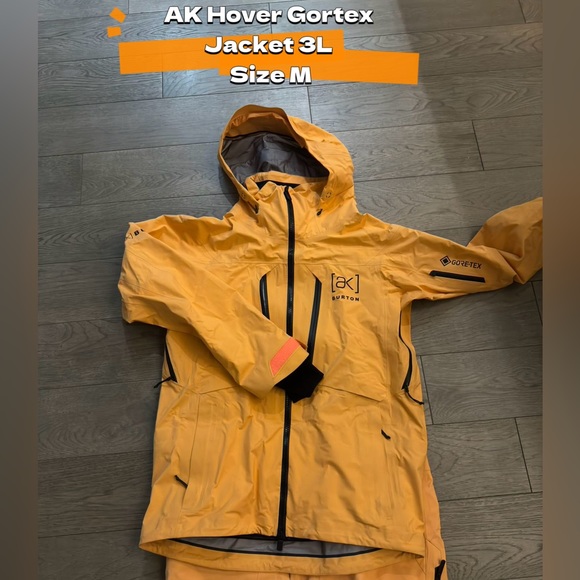 Jacket:Burton AK Hover Gore-Tex 3L jacket
Pant:Burton Freebird Gore-Tex 3L pants - Picture 4 of 5